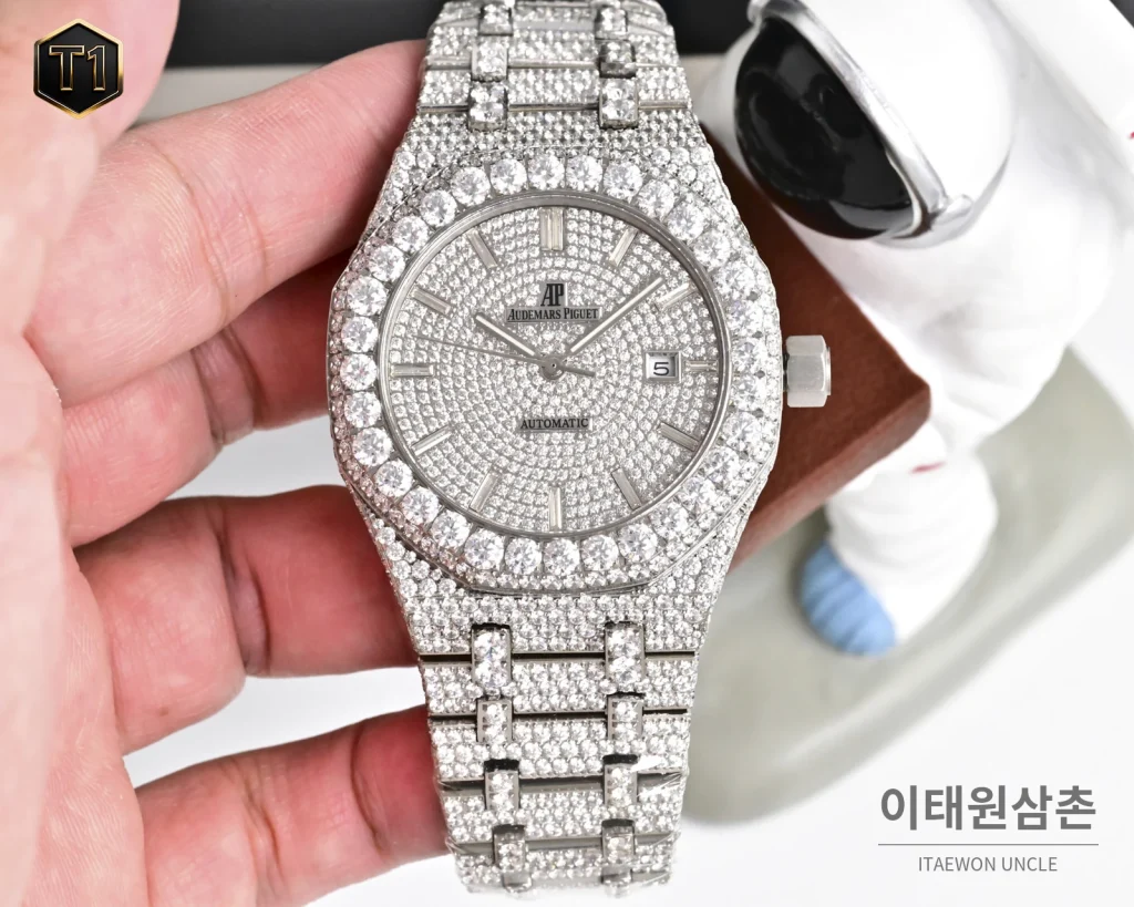 오데마피게 로열오크 모아사나이트 파베세팅 커스텀 오토매틱 41mm 실버 스틸 브레이슬릿