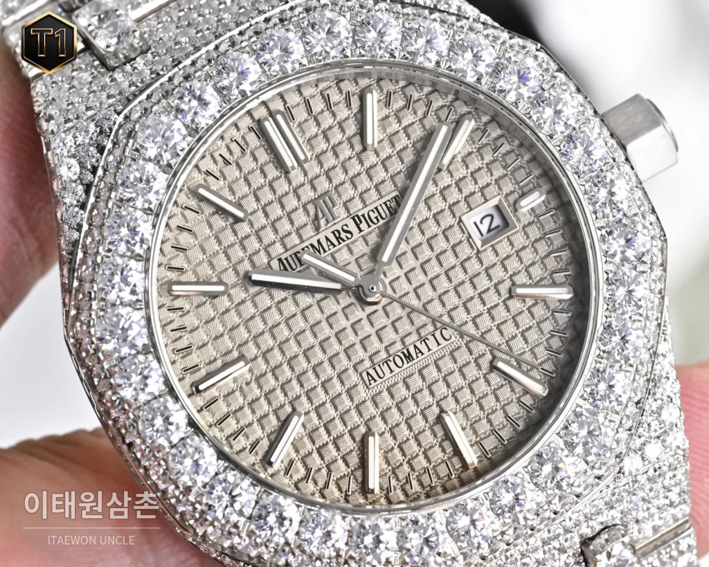 오데마피게 로열오크 모아사나이트 파베세팅 오토매틱 41mm 실버 스틸 브레이슬릿