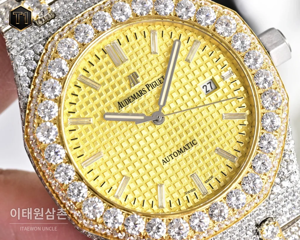 오데마피게 로열오크 모아사나이트 파베세팅 오토매틱 41mm 실버 투톤 브레이슬릿 골드 베젤 (2)
