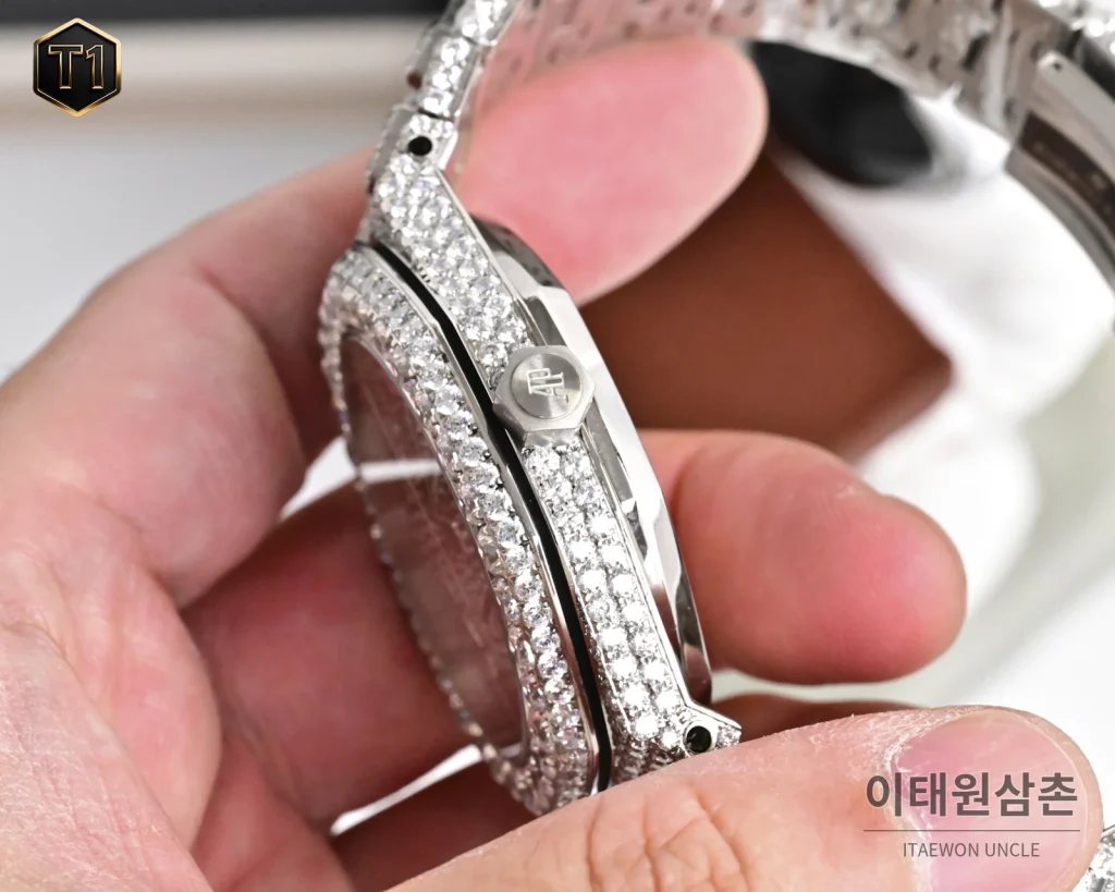 오데마피게 로열오크 모아사나이트 파베세팅 커스텀 오토매틱 41mm 실버 스틸 브레이슬릿 (2)