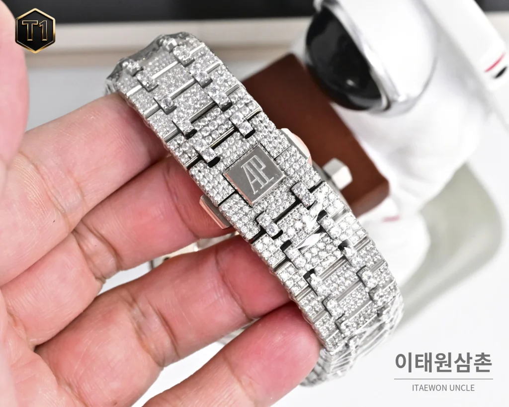 오데마피게 로열오크 모아사나이트 파베세팅 오토매틱 41mm 실버 스틸 브레이슬릿 (2)