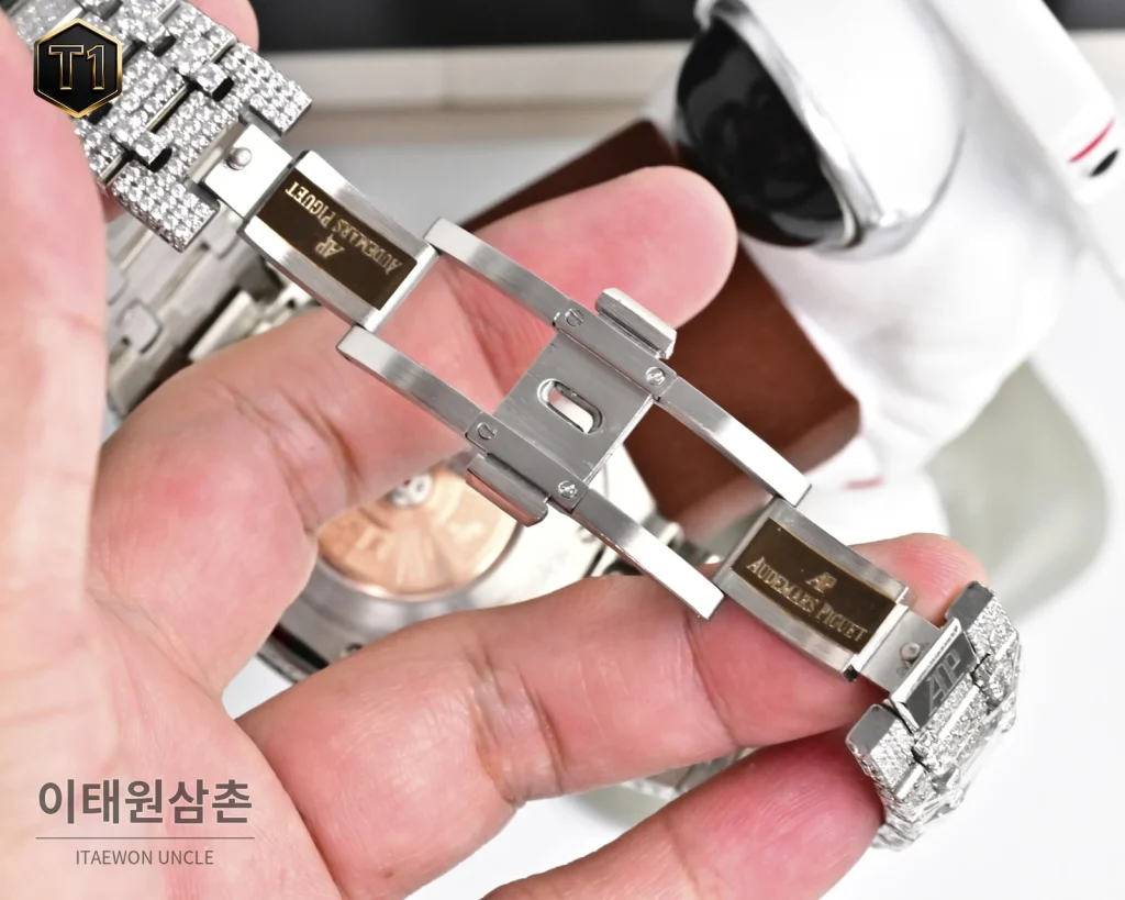 오데마피게 로열오크 모아사나이트 파베세팅 오토매틱 41mm 실버