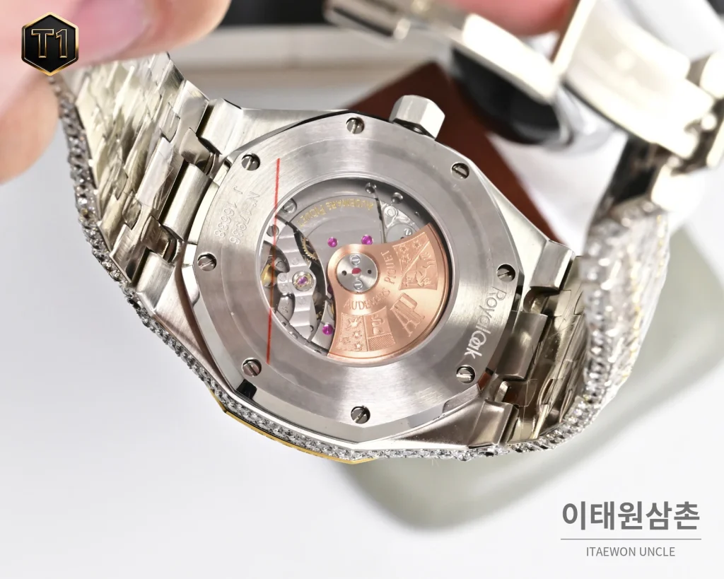 오데마피게 로열오크 모아사나이트 파베세팅 오토매틱 41mm 실버 투톤 브레이슬릿 골드 베젤