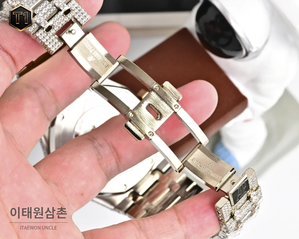 오데마피게 로열오크 모아사나이트 파베세팅 커스텀 오토매틱 41mm 실버 투톤 브레이슬릿 (2)