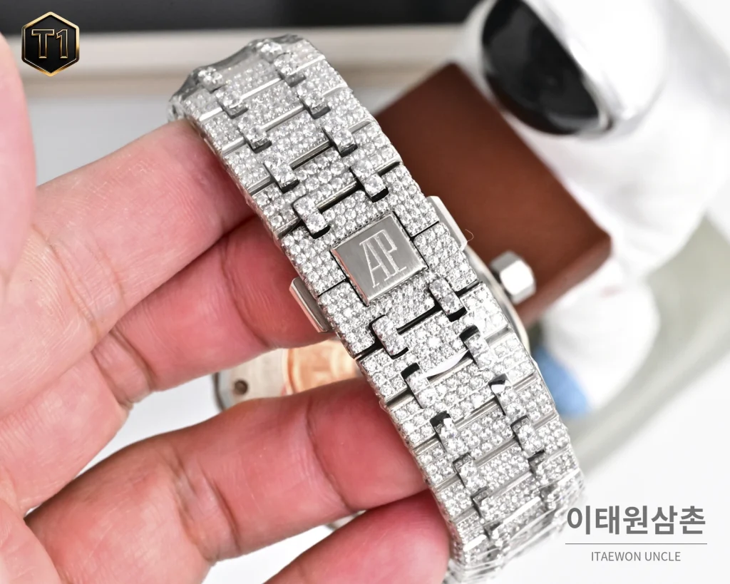 오데마피게 로열오크 모아사나이트 파베세팅 커스텀 오토매틱 41mm 실버 스틸 브레이슬릿 (2)