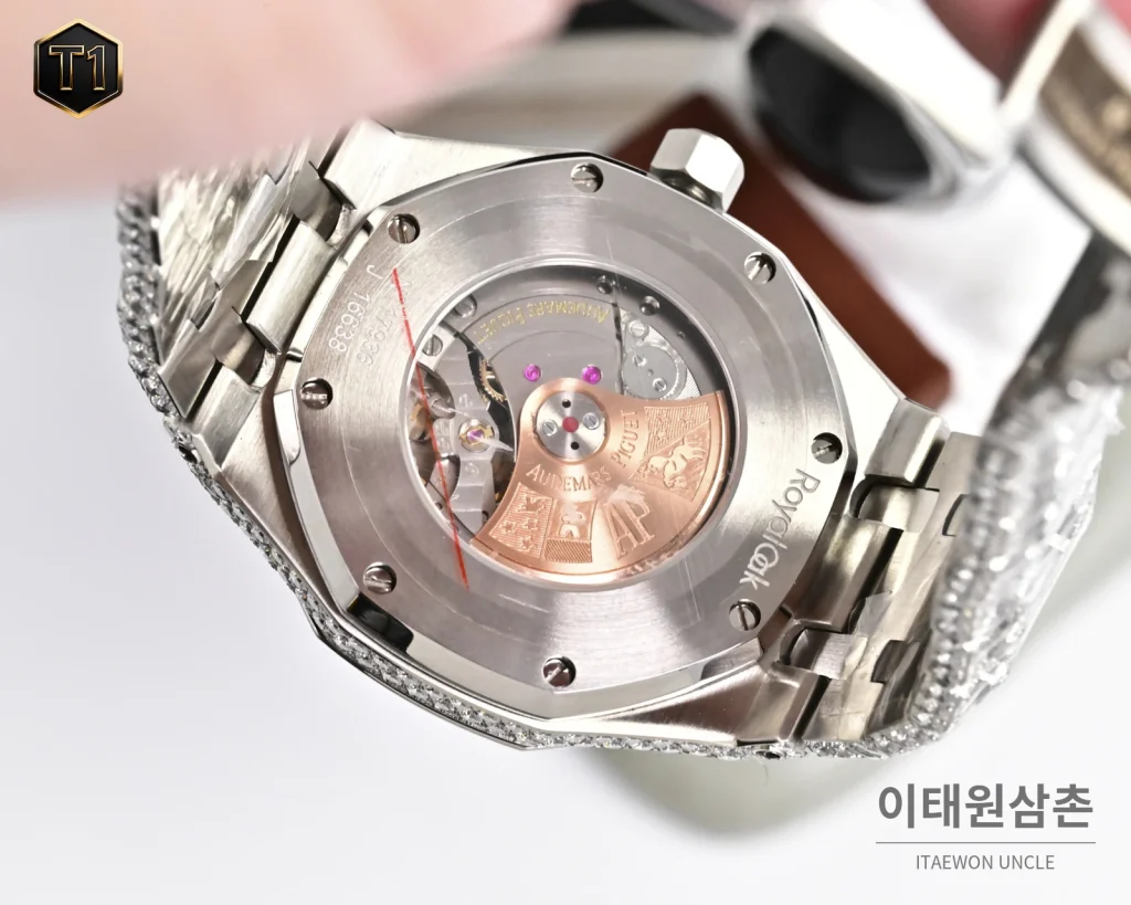 오데마피게 로열오크 모아사나이트 파베세팅 커스텀 오토매틱 41mm 실버 스틸 브레이슬릿 (3)