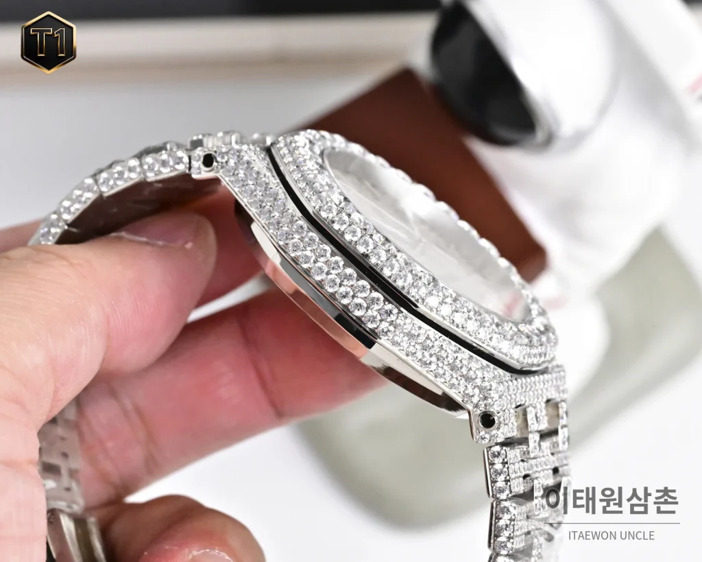 오데마피게 로열오크 모아사나이트 파베세팅 오토매틱 41mm 실버