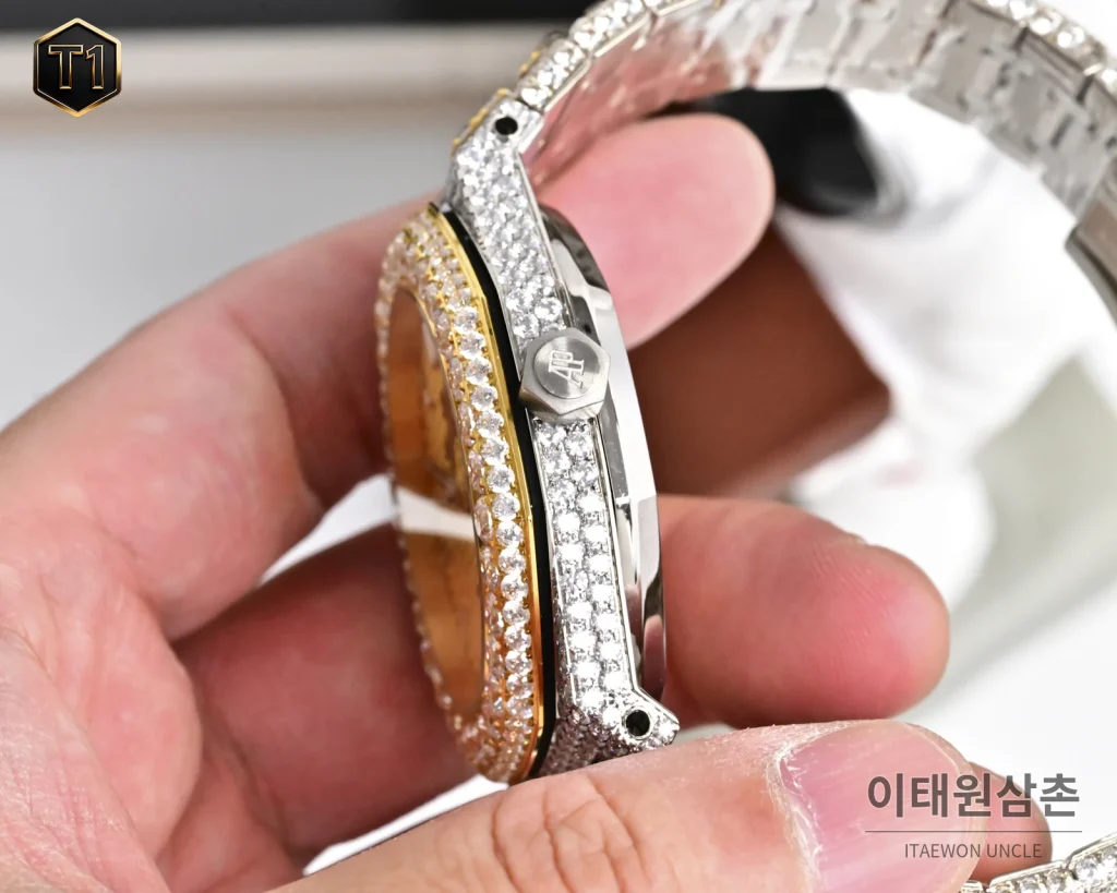오데마피게 로열오크 모아사나이트 파베세팅 오토매틱 41mm 실버 투톤 브레이슬릿 골드 베젤