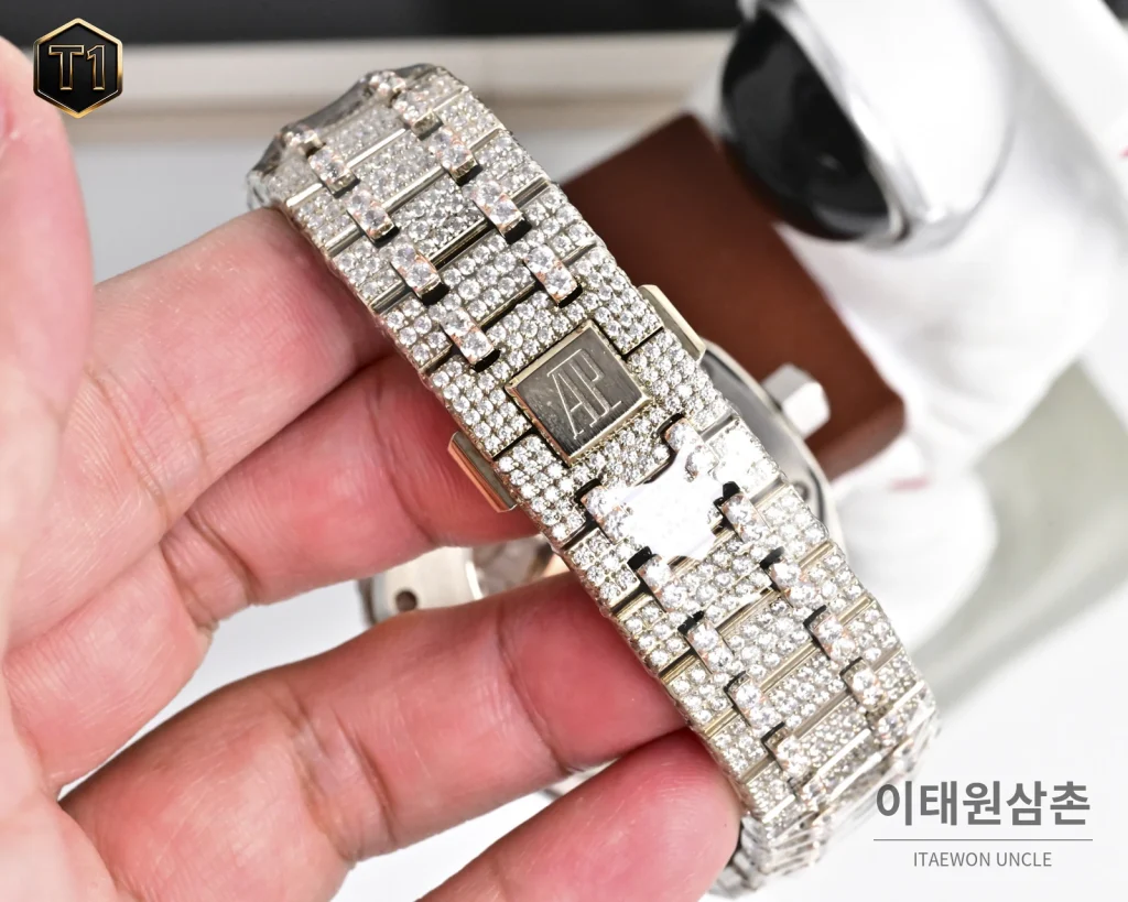 오데마피게 로열오크 모아사나이트 파베세팅 오토매틱 41mm 실버 로즈골드 브레이슬릿 로즈골드 베젤