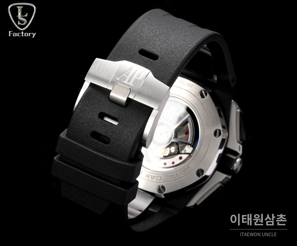 오데마피게 로열오크 오프쇼어 블랙케이스 블랙다이얼 크로노그래프 오토매틱 44mm
