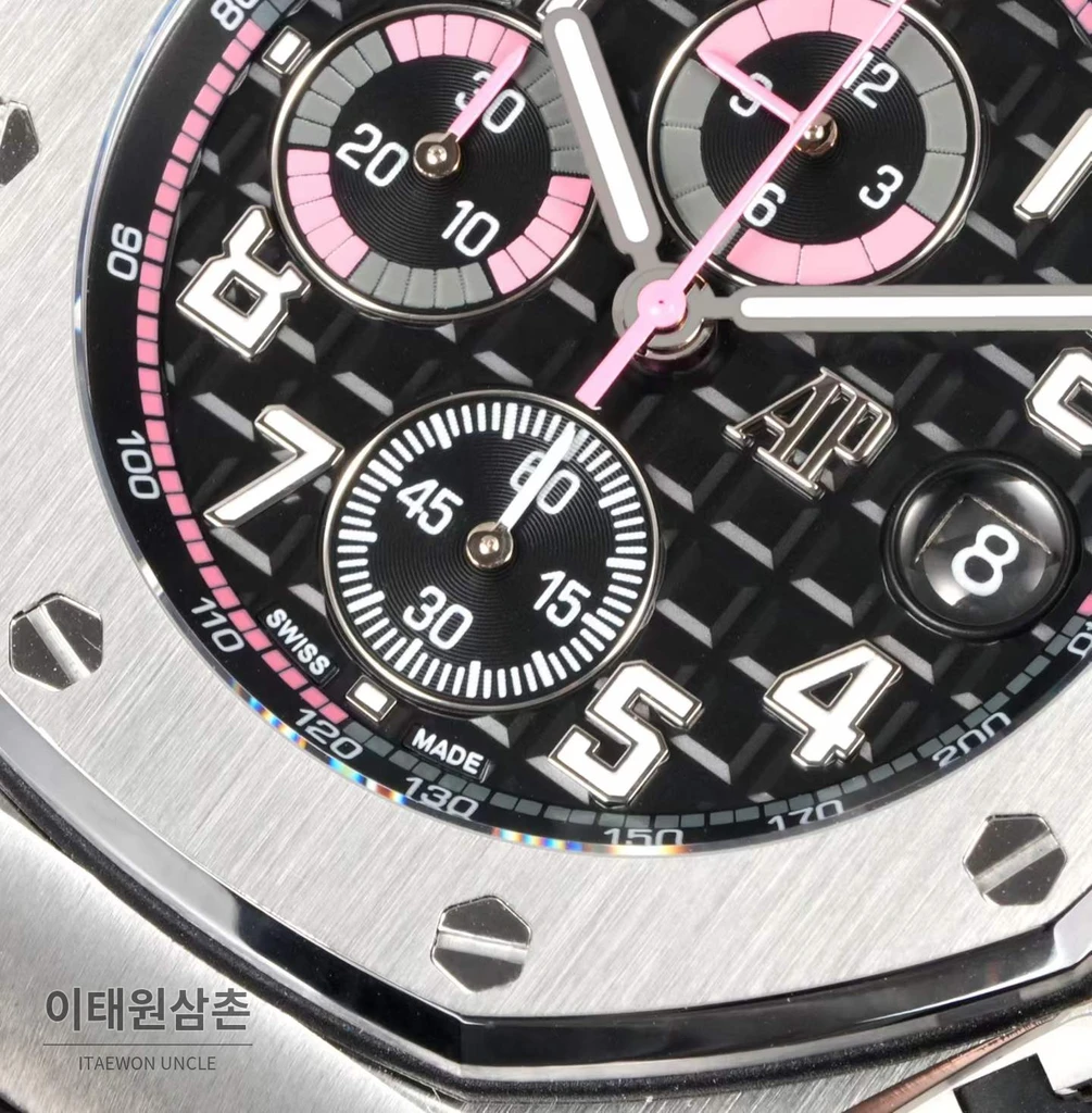 오데마피게 로열오크 오프쇼어 블랙다이얼 크로노그래프 오토매틱 42mm