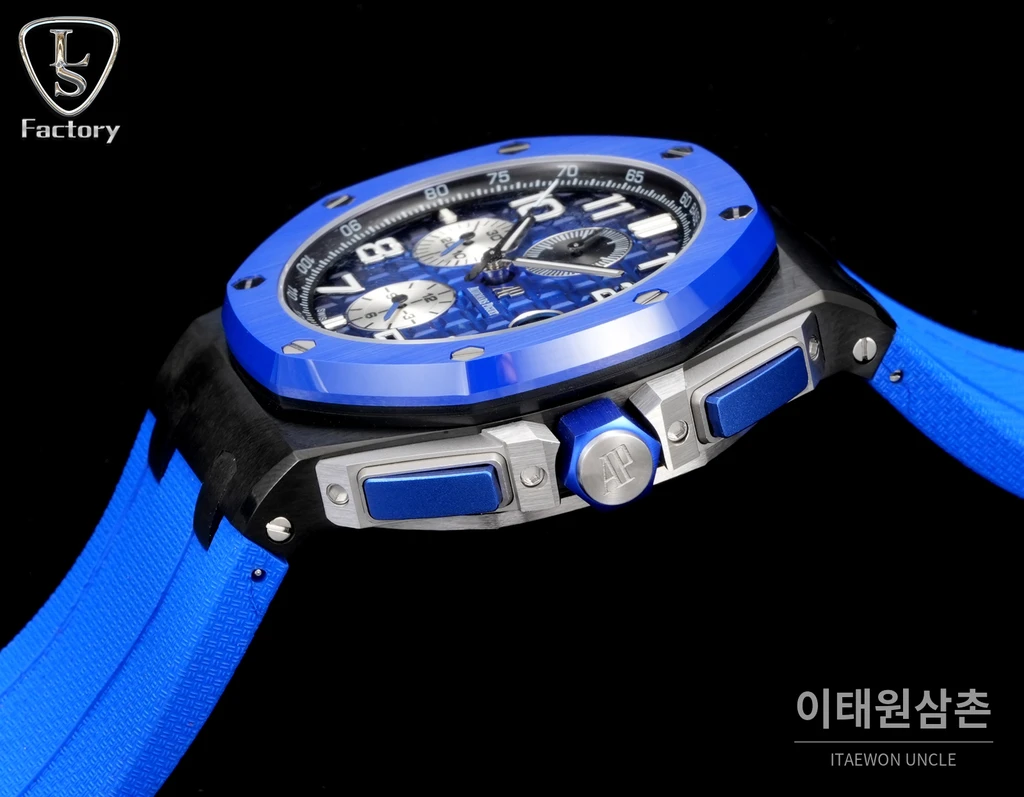 오데마피게 로열오크 오프쇼어 블루세라믹 블루다이얼 크로노그래프 오토매틱 44mm