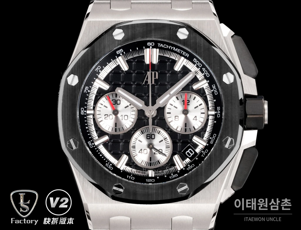 오데마피게 로열오크 오프쇼어 세라믹베젤 오토매틱 43mm 26420 블랙 다이얼 블랙 러버 스트랩 (2)