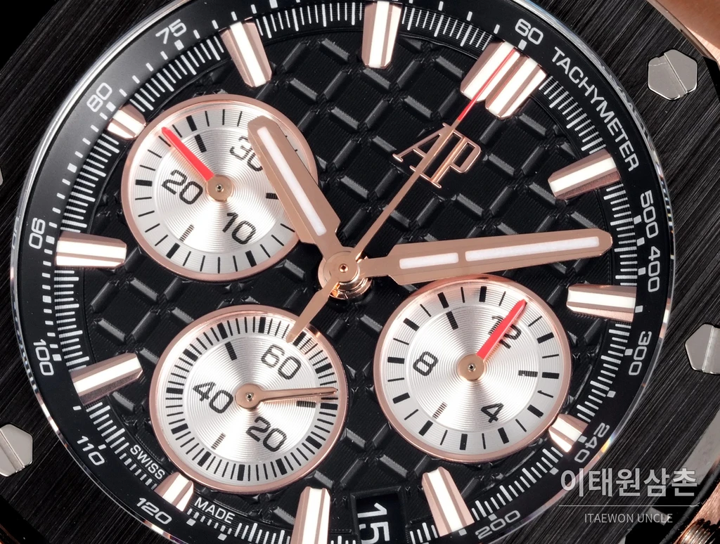 오데마피게 로열오크 오프쇼어 세라믹베젤 오토매틱 43mm 26420 블랙 다이얼 블랙 러버 스트랩