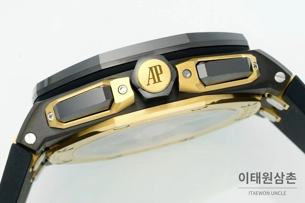 오데마피게 로열오크 오프쇼어 세라믹 베젤 블랙다이얼 오토매틱
