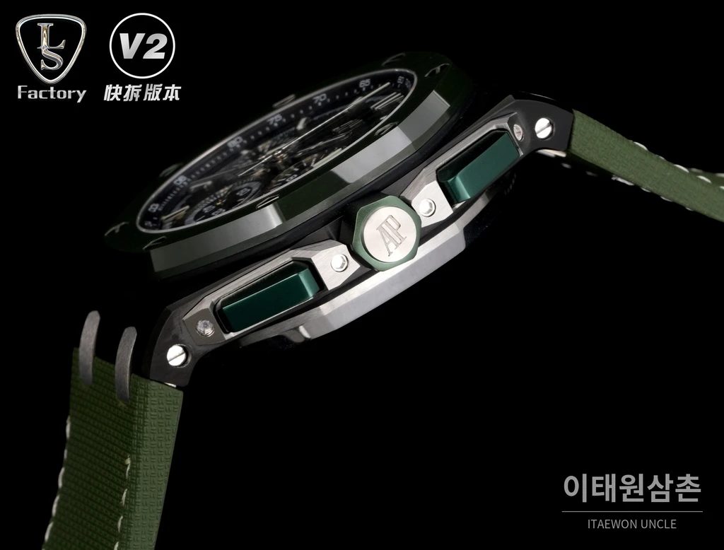 오데마피게 로열오크 오프쇼어 세라믹베젤 크로노그래프 43mm 26420 그린 다이얼 그린 러버 스트랩