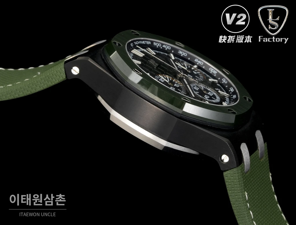 오데마피게 로열오크 오프쇼어 세라믹베젤 크로노그래프 43mm 26420 그린 다이얼 그린 러버 스트랩