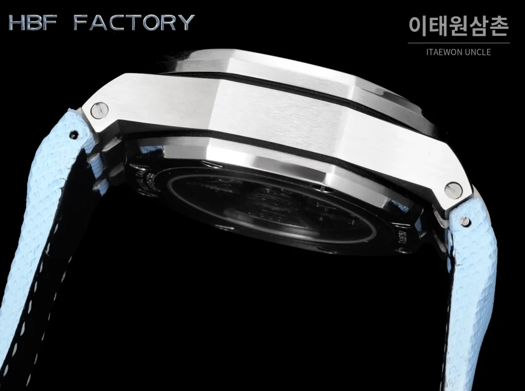 오데마피게 로열오크 오프쇼어 세라믹베젤 크로노그래프 오토매틱 44mm 네이비 다이얼