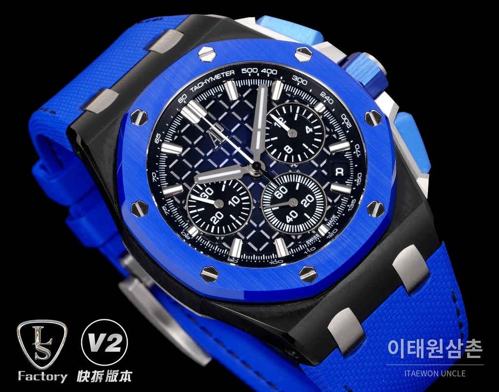 오데마피게 로열오크 오프쇼어 세라믹베젤 크로노그래프 43mm 26420 블랙 다이얼 블루 러버 스트랩
