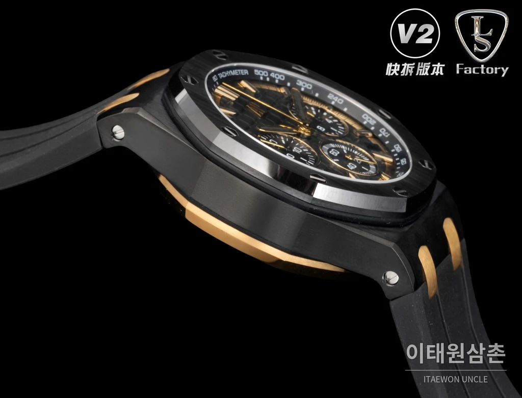 오데마피게 로열오크 오프쇼어 세라믹베젤 크로노그래프 43mm 26420 블랙 다이얼 블랙 러버 스트랩