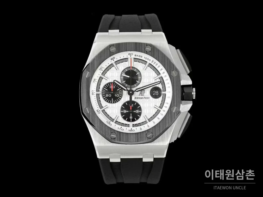 오데마피게 로열오크 오프쇼어 세라믹 블랙다이얼 크로노그래프 오토매틱 44mm 블랙 러버 스트랩 그레이 베젤