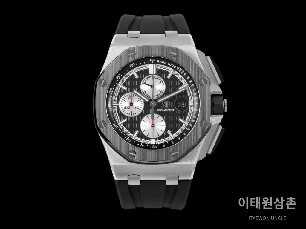 오데마피게 로열오크 오프쇼어 세라믹 블랙다이얼 크로노그래프 오토매틱 44mm 블랙 러버 스트랩 그레이 베젤 (2)