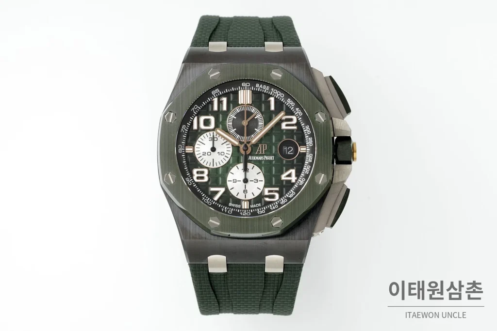 오데마피게 로열오크 오프쇼어 세라믹 블랙다이얼 크로노그래프 오토매틱 44mm 그린 러버 스트랩 그린 베젤