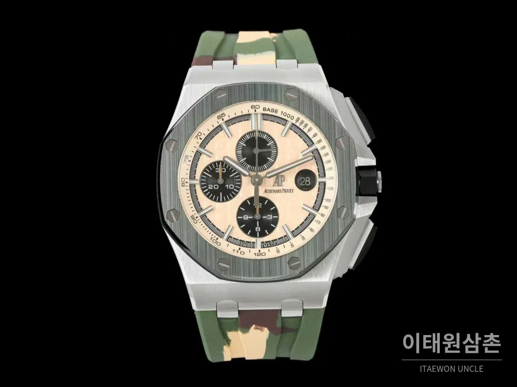 오데마피게 로열오크 오프쇼어 세라믹 블랙다이얼 크로노그래프 오토매틱 44mm 멀티컬러 러버 스트랩 그레이 베젤
