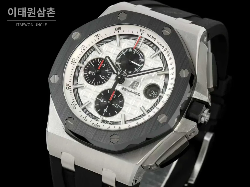 오데마피게 로열오크 오프쇼어 세라믹 블랙다이얼 크로노그래프 오토매틱 44mm 블랙 러버 스트랩 그레이 베젤