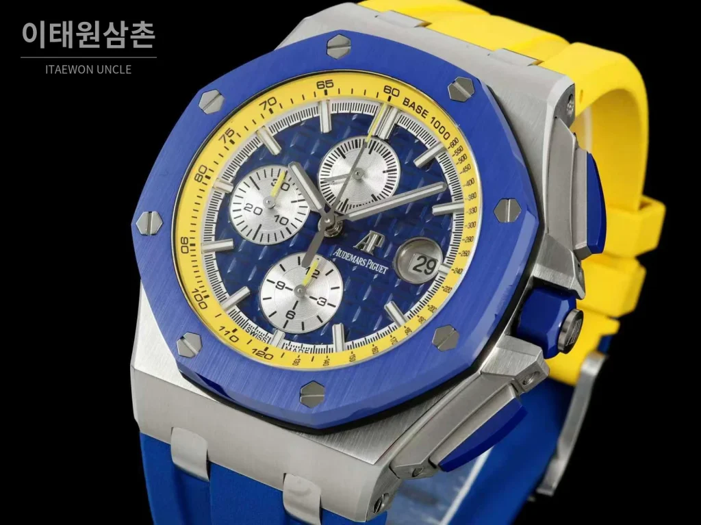 오데마피게 로열오크 오프쇼어 세라믹 블랙다이얼 크로노그래프 오토매틱 44mm 러버 스트랩 블루 베젤 (2)