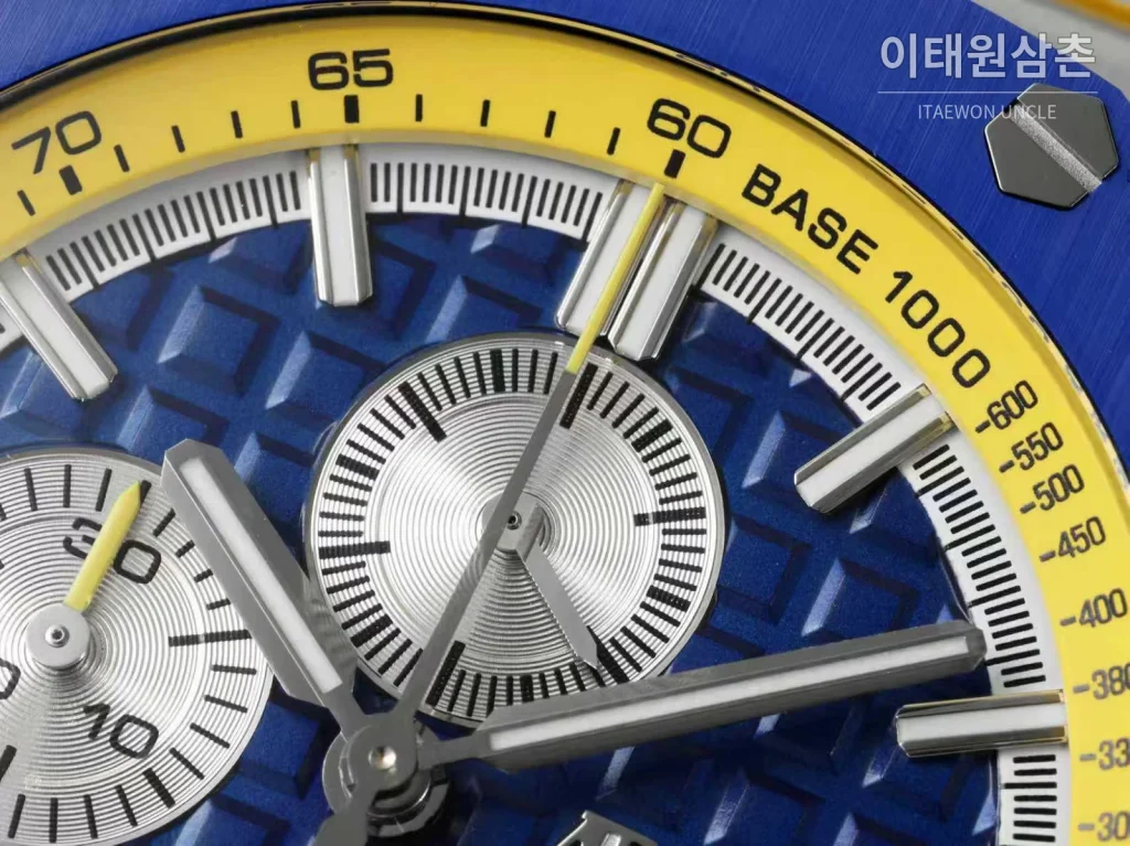 오데마피게 로열오크 오프쇼어 세라믹 블랙다이얼 크로노그래프 오토매틱 44mm 러버 스트랩 블루 베젤 (2)