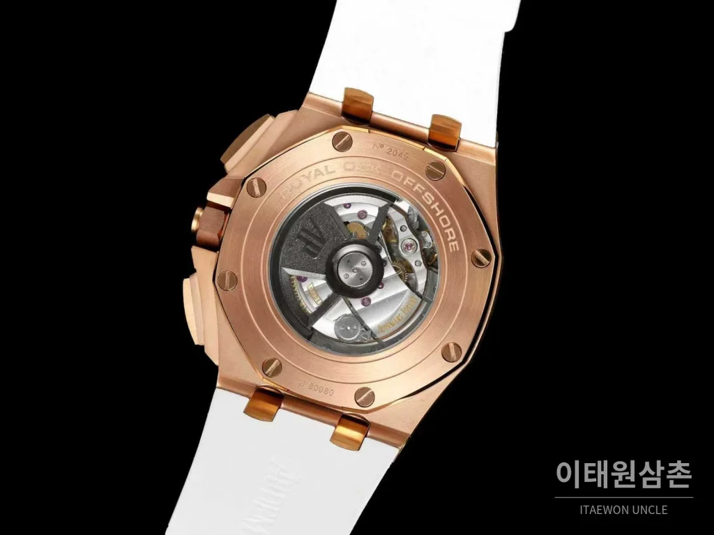 오데마피게 로열오크 오프쇼어 세라믹 블랙다이얼 크로노그래프 오토매틱 44mm 화이트 러버 스트랩 로즈골드 베젤