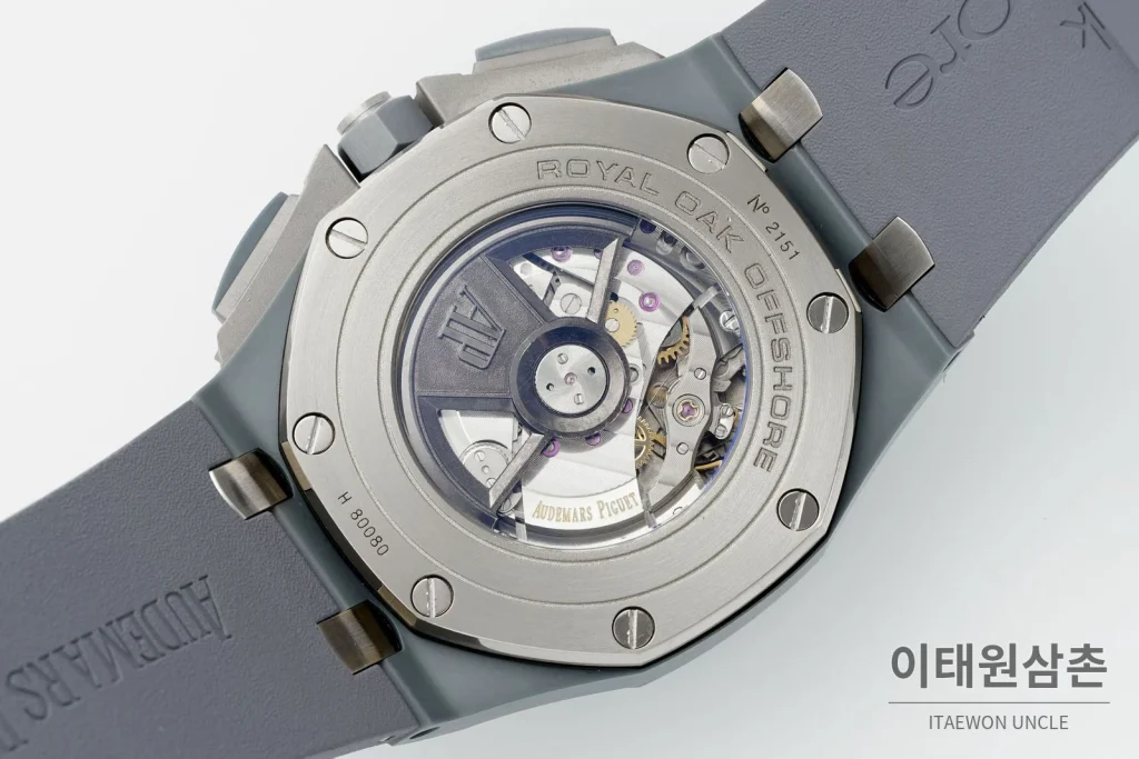 오데마피게 로열오크 오프쇼어 세라믹 블랙다이얼 크로노그래프 오토매틱 44mm 그레이 러버 스트랩 그레이 베젤