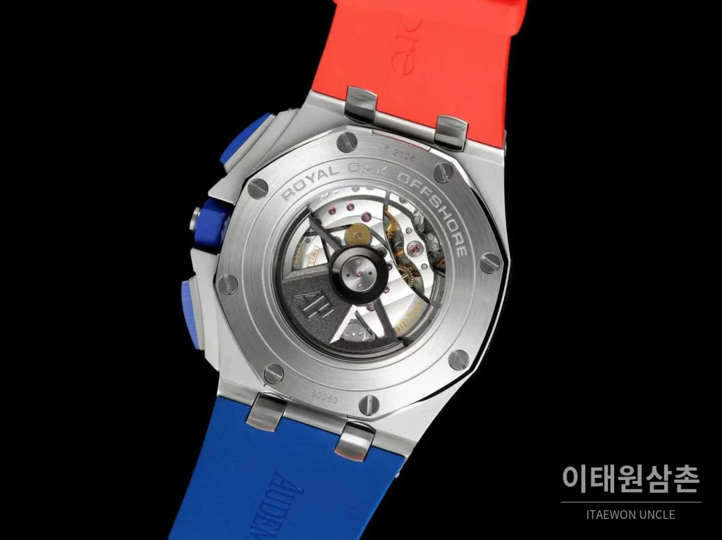 오데마피게 로열오크 오프쇼어 세라믹 블랙다이얼 크로노그래프 오토매틱 44mm 러버 스트랩 블루 베젤
