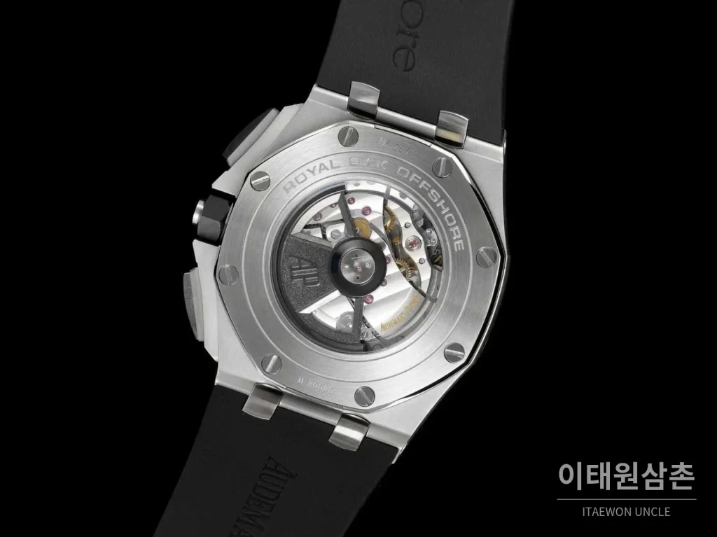오데마피게 로열오크 오프쇼어 세라믹 블랙다이얼 크로노그래프 오토매틱 44mm 블랙 러버 스트랩 그레이 베젤
