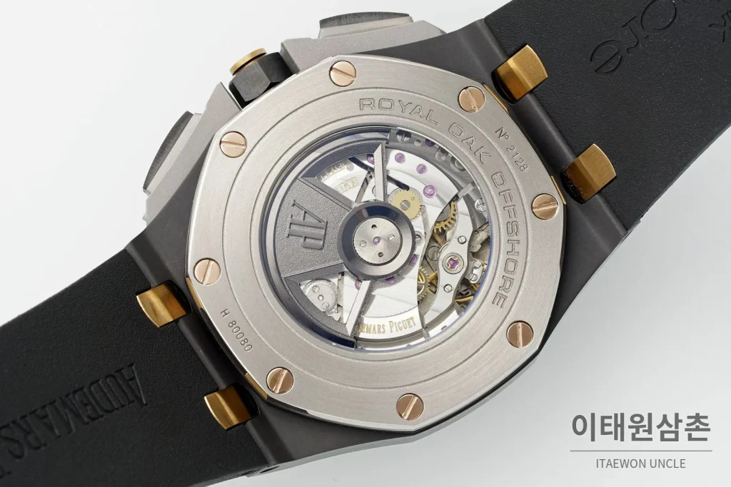 오데마피게 로열오크 오프쇼어 세라믹 블랙다이얼 크로노그래프 오토매틱 44mm 블랙 러버 스트랩 그레이 베젤 (3)