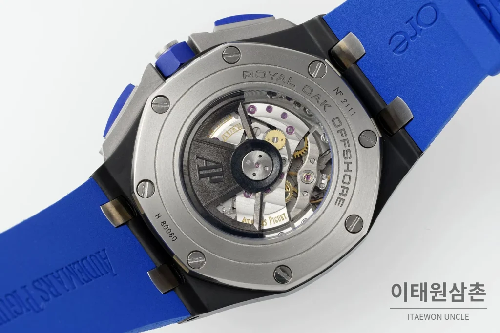 오데마피게 로열오크 오프쇼어 세라믹 블랙다이얼 크로노그래프 오토매틱 44mm 블루 러버 스트랩 블루 베젤
