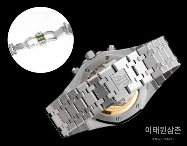 오데마피게 로열오크 오프쇼어 크로노그래프 오토매틱 네이비 다이얼 스틸 브레이슬릿