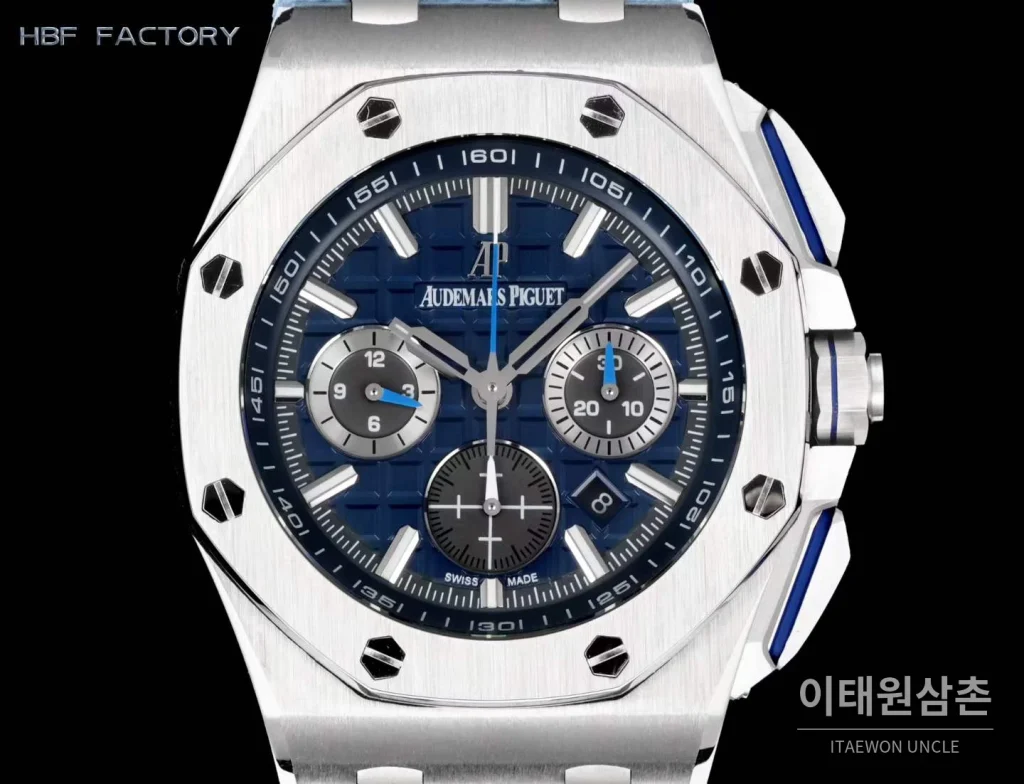 오데마피게 로열오크 오프쇼어 크로노그래프 오토매틱 44mm 블랙 아이스블루 러버 스트랩