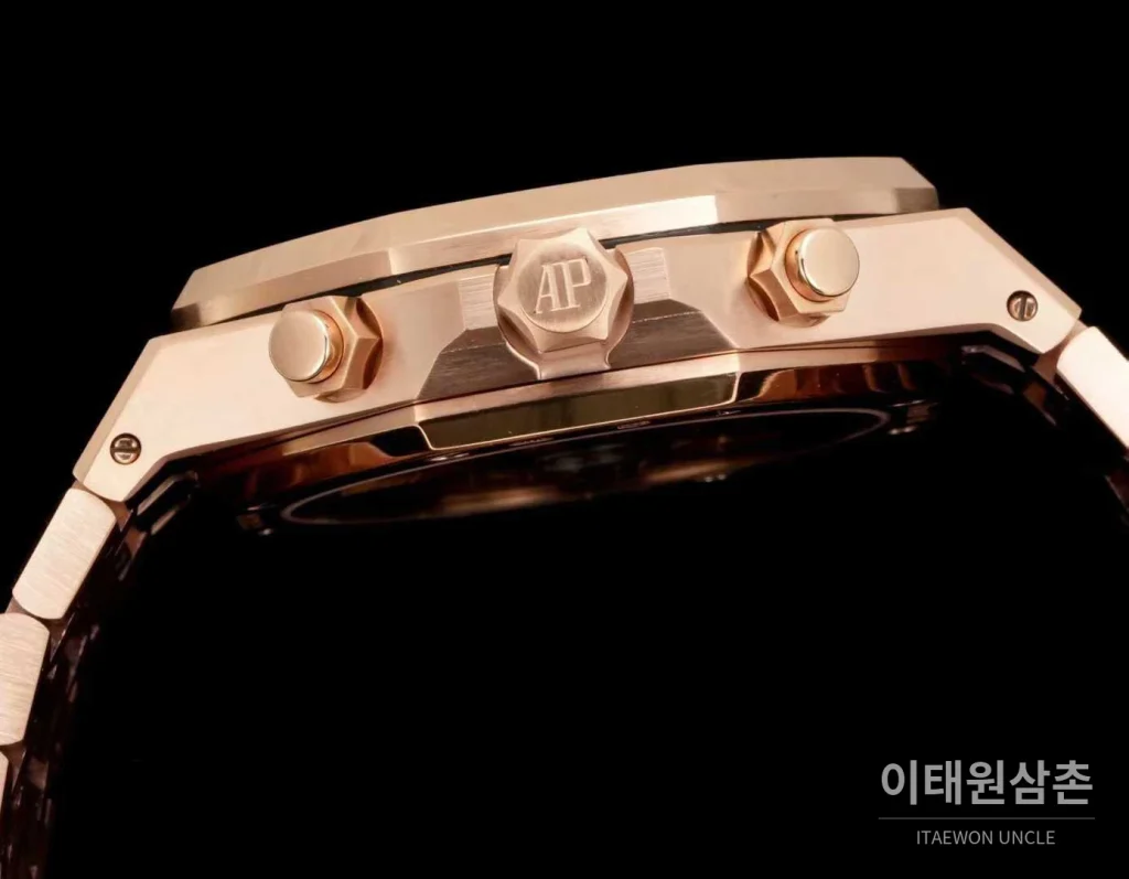 오데마피게 로열오크 오프쇼어 크로노그래프 오토매틱 네이비 다이얼 로즈골드 브레이슬릿