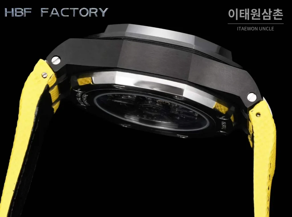 오데마피게 로열오크 오프쇼어 크로노그래프 오토매틱 44mm 블랙 옐로우 러버 스트랩