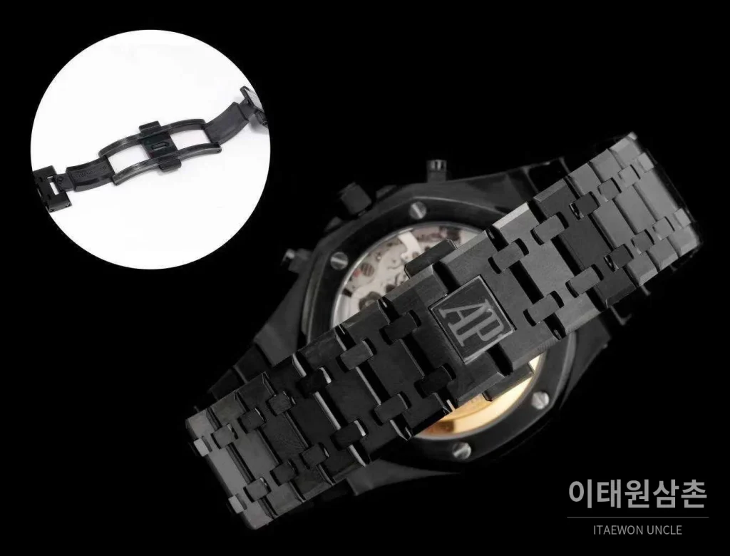 오데마피게 로열오크 오프쇼어 크로노그래프 오토매틱 블랙 다이얼 세라믹 브레이슬릿