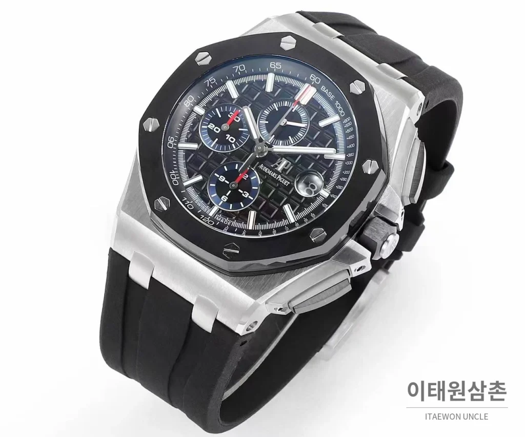 오데마피게 로열오크 오프쇼어 크로노그래프 플래티넘 톤 세라믹 베젤 오토매틱 44mm 실버 / 블랙 블랙 러버 스트랩 (2)
