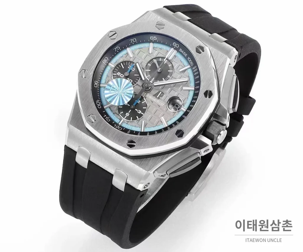 오데마피게 로열오크 오프쇼어 크로노그래프 플래티넘 톤 세라믹 베젤 오토매틱 44mm 실버 / 블랙 블랙 러버 스트랩 (3)