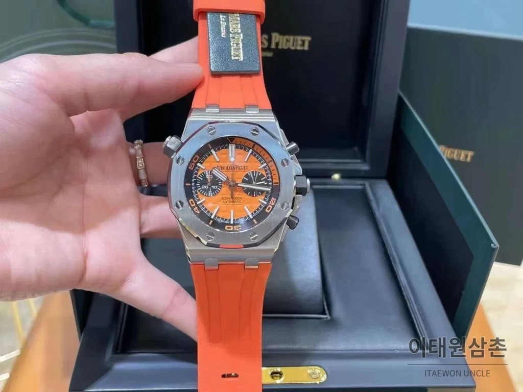 오데마피게 로열오크 오프쇼어 크로노그래프 스틸 블랙다이얼 오토매틱 42mm 오렌지 러버 스트랩