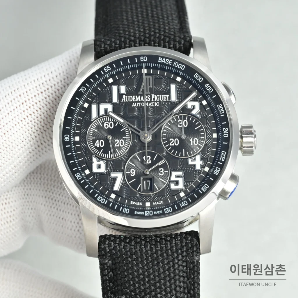 오데마피게 로얄오크 오프쇼어 크로노그래프 스틸 오토매틱 41mm 26048 블랙 다이얼 블랙 나일론 스트랩