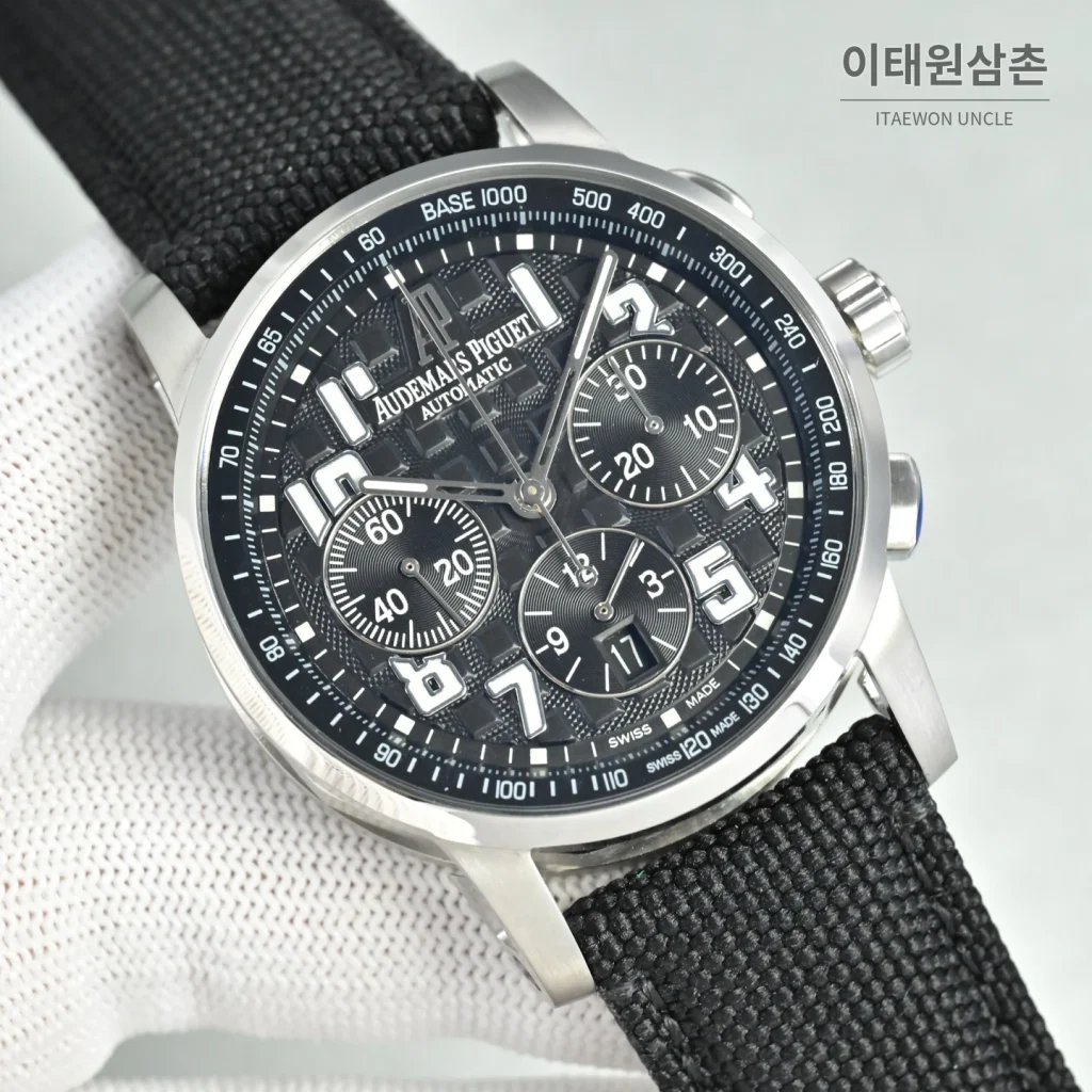 오데마피게 로얄오크 오프쇼어 크로노그래프 스틸 오토매틱 41mm 26048 블랙 다이얼 블랙 나일론 스트랩