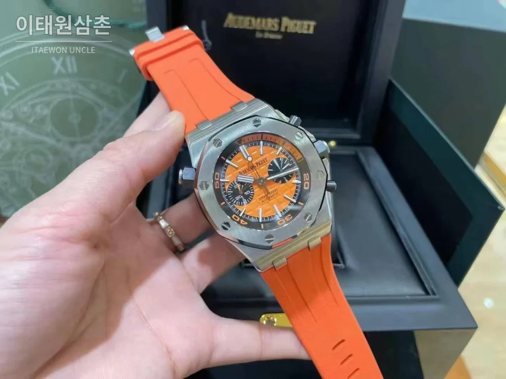 오데마피게 로열오크 오프쇼어 크로노그래프 스틸 블랙다이얼 오토매틱 42mm 오렌지 러버 스트랩