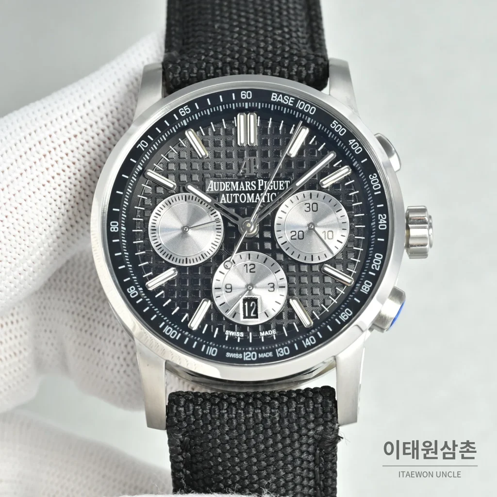 오데마피게 로얄오크 오프쇼어 크로노그래프 스틸 오토매틱 41mm 26048 블루 다이얼 그레이 나일론 스트랩