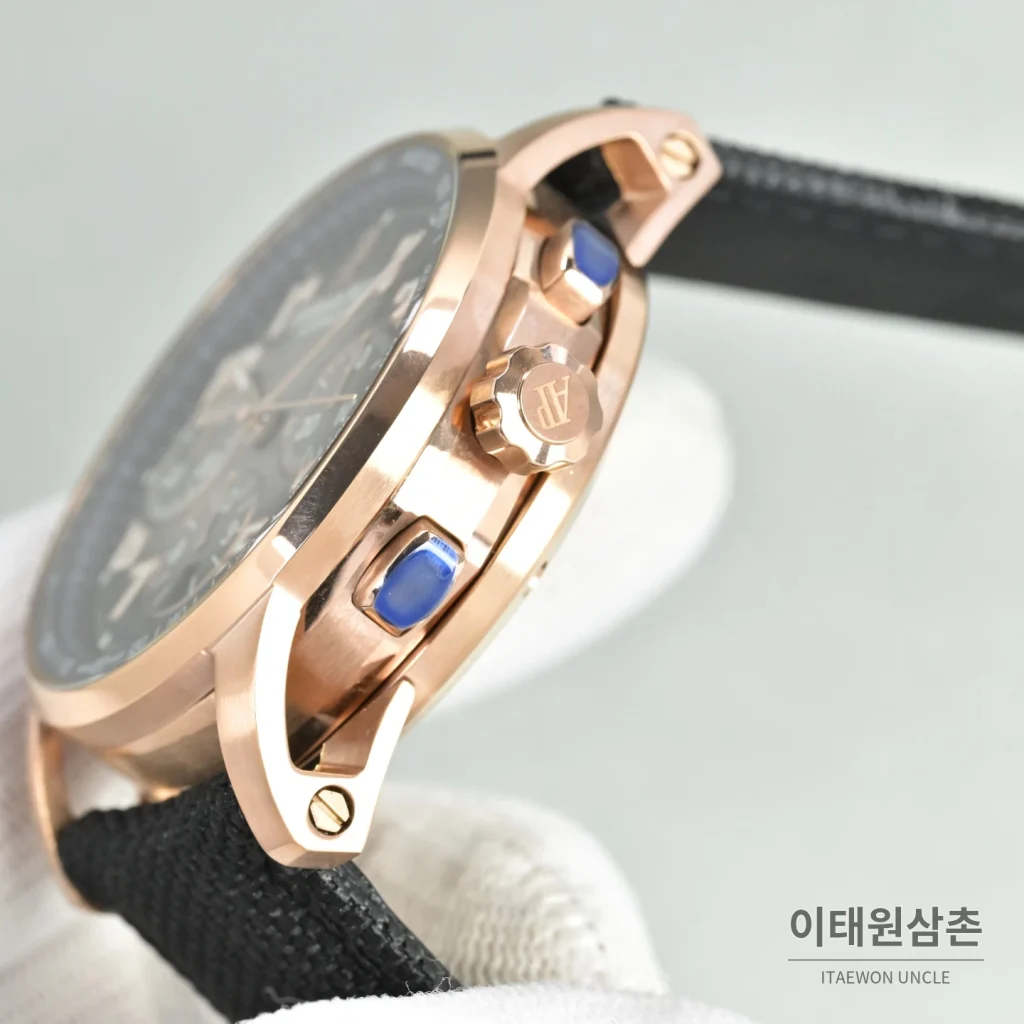 오데마피게 로얄오크 오프쇼어 크로노그래프 스틸 오토매틱 41mm 26048 블랙 다이얼 블랙 나일론 스트랩